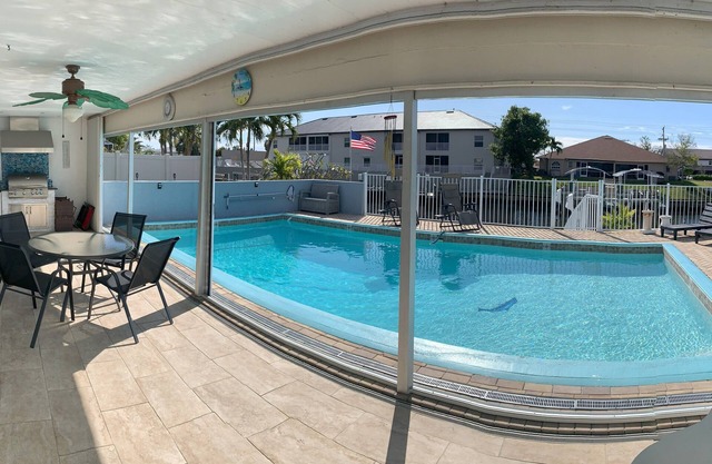 3-bedroom house in nice Cape Coral with AC, WiFi