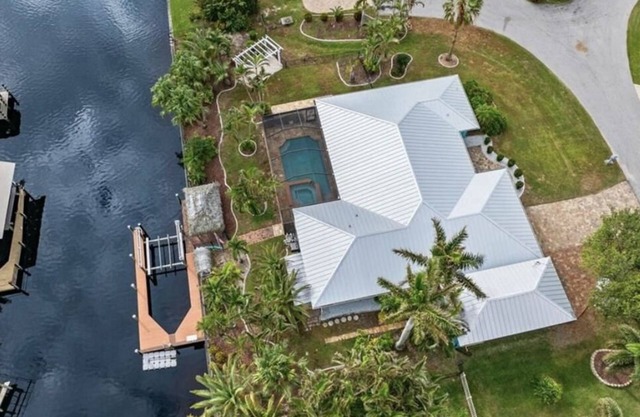 3-bedroom house in wonderful Cape Coral with AC, WiFi