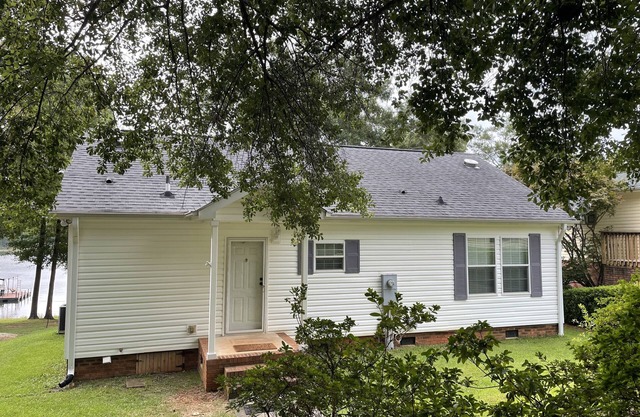3 bedroom lake house, deck, views, dock