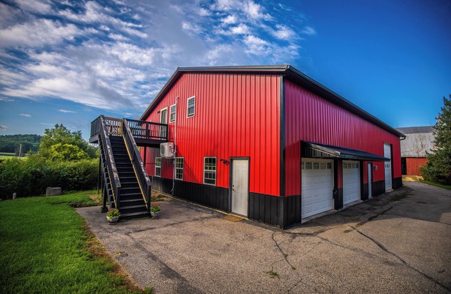 3-bedroom Lodge with Incredible Game Room and Bar!