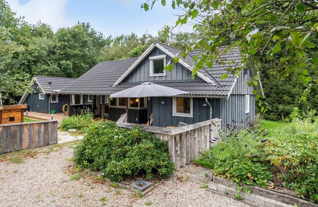 3 bedroom lovely home in Hovborg
