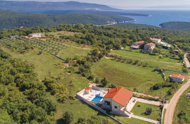 3 bedroom lovely home in Krnica