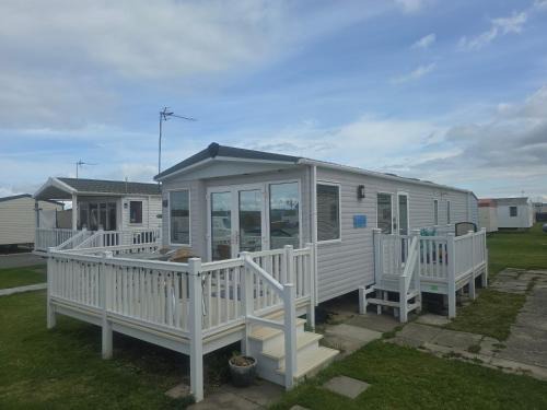 3 bedroom Lyons robin hood Rhyl CT2