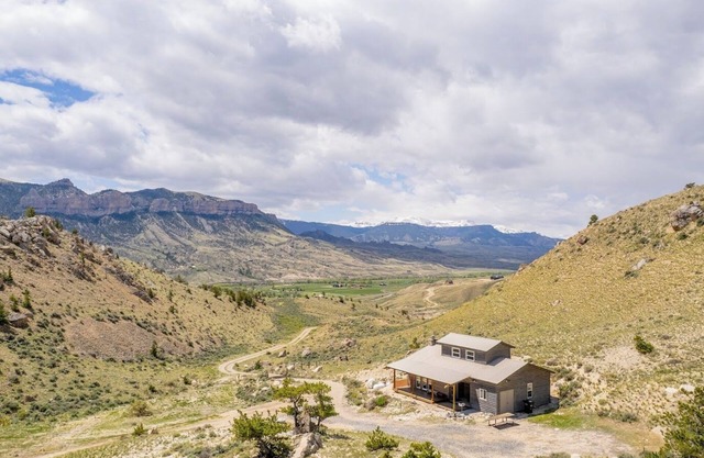 3 bedroom private mountain house extraordinary views