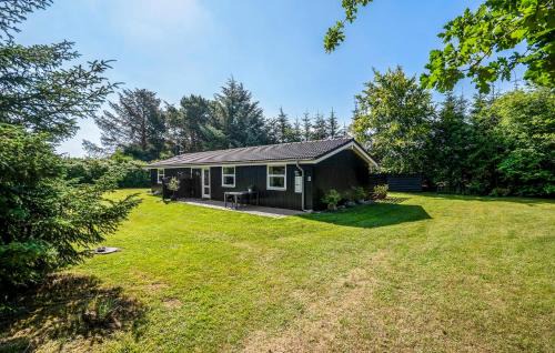 3 Bedroom Stunning Home In Hals