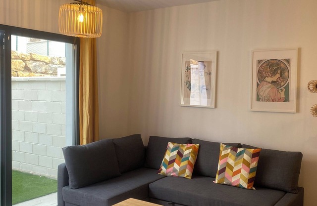 3-bedroom townhome in amazing Benajarafe with AC, WiFi