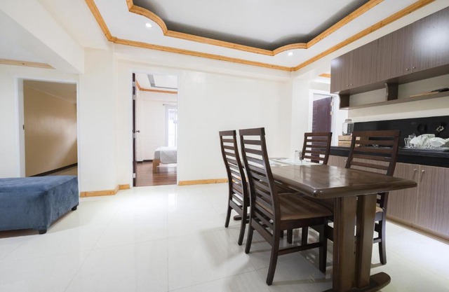 3 Bedroom Unit with Breakfast for 2pax