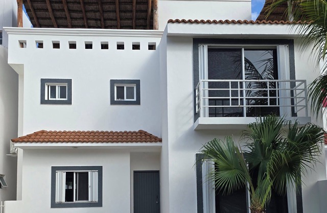 3-bedroom villa in fabulous Cozumel with AC, WiFi