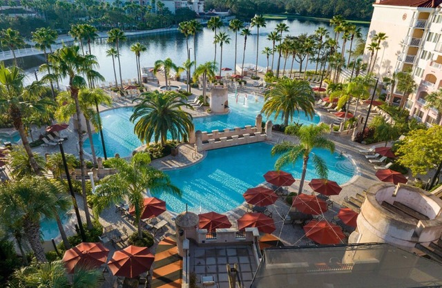 3 Bedroom Villa, Sleeps 12, Kitchen, Theme Parks, Golf, Marriott Grande Vista!