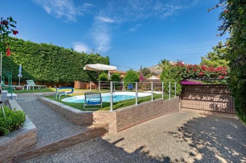 3 Bedroom Villa with private pool in Lagonisi