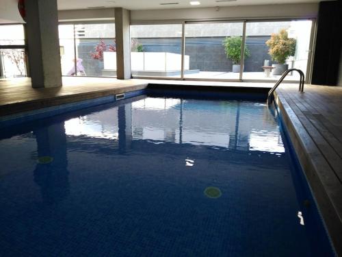 3 BEDROOMS, 2 BATHROOMS FOR 6 PAX, SWIMMING POOL, FREE PARKING and NEAR THE BEACH!