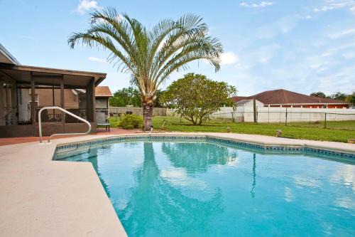 3 Bedrooms 2 Baths Pool Home available for LONGER STAYS!