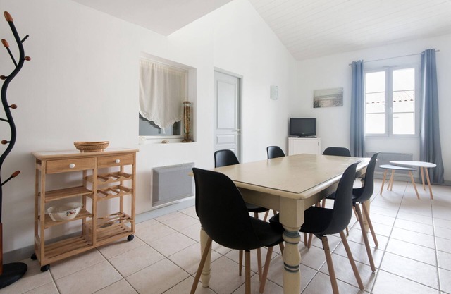 3 Bedrooms Chalet In La Couarde-Sur-Mer