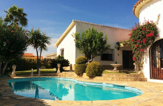 3 bedrooms villa at Benajarafe 300 m away from the beach with sea view private pool and enclosed garden
