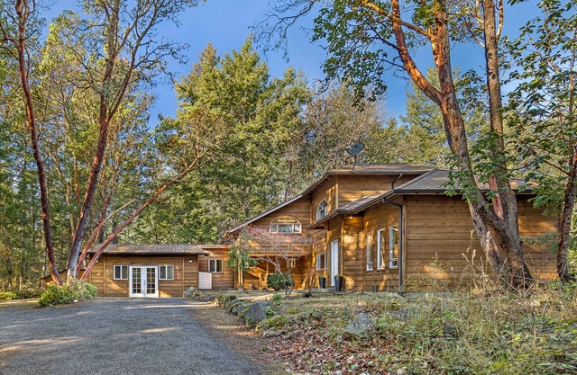 3 Bedrooms with Hot Tub! (Woodhaven)