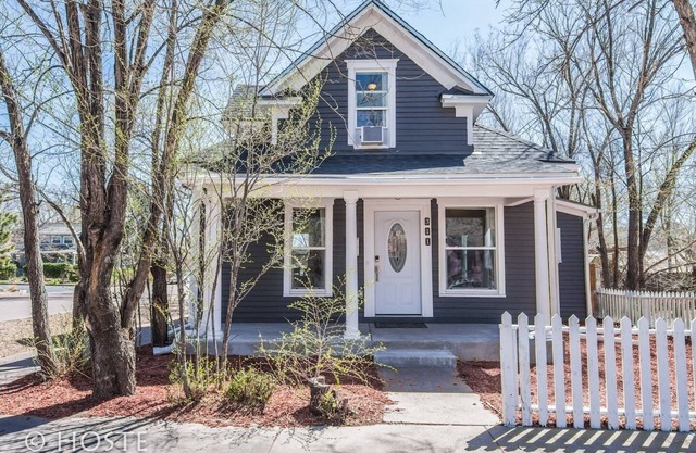 3 BR Beautifully Restored 1890`s Homedowntown