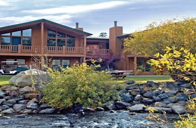 3 BR DELUXE River Front Sleeps 8 Estes Park Near Entrance to Rocky Mtn Natl Park