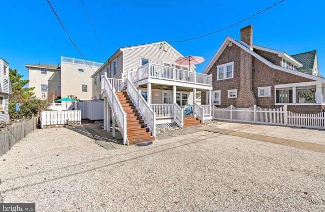 3 Houses to the Beach!