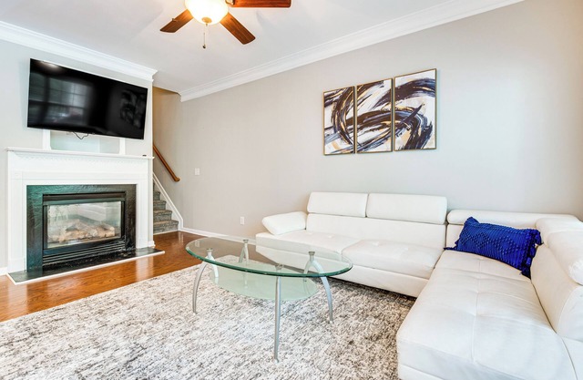 3 Mi to Avalon: Townhome w/Balcony in Alpharetta!