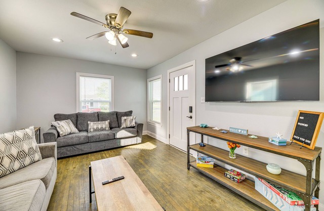 3 Mi to Beach: Family Home in Corpus Christi!