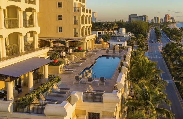 3 Oceanfront Units! Close to Beaches! Outdoor Pool, Pets Allowed!