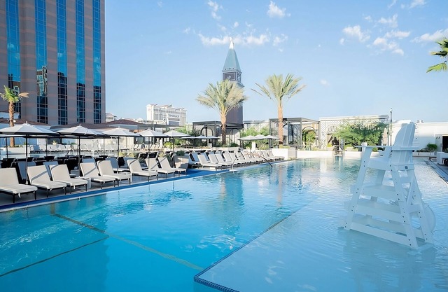 3 Premium 2 Queen City View Room at The Venetian, Outdoor Pool