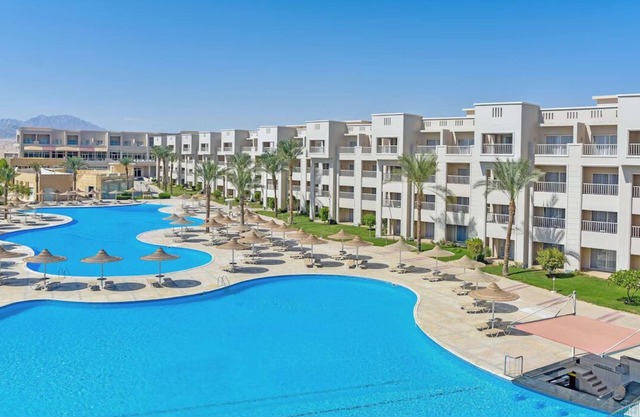 3-Room Group Stay | Beachfront Bliss with Spa, Dining & Sandy Shore Access