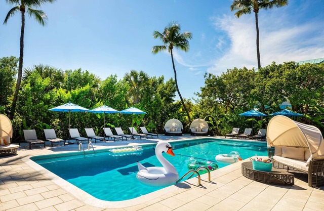 3 Rooms w/Balcony, 3 Outdoor Pools, Free Parking & Pet Friendly