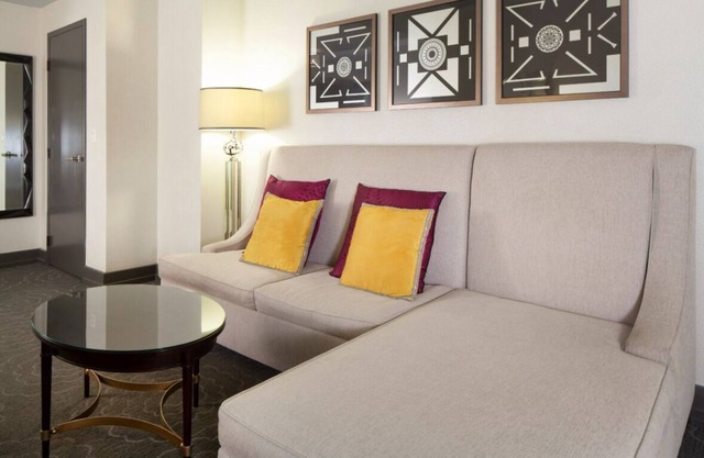 3 Stylish Room Ideal for Exploring Downtown Chicago Attractions