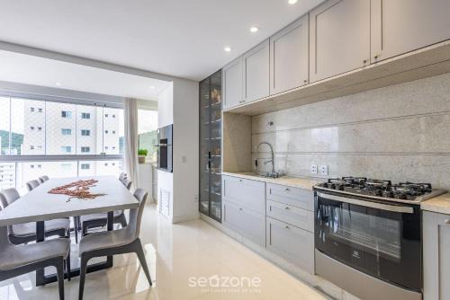 3-suite apt 280m from sea in Itapema – VGA1002