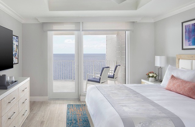 3 Sunlit Room w/ Harbor Views – Great Spot to Relax and Recharge