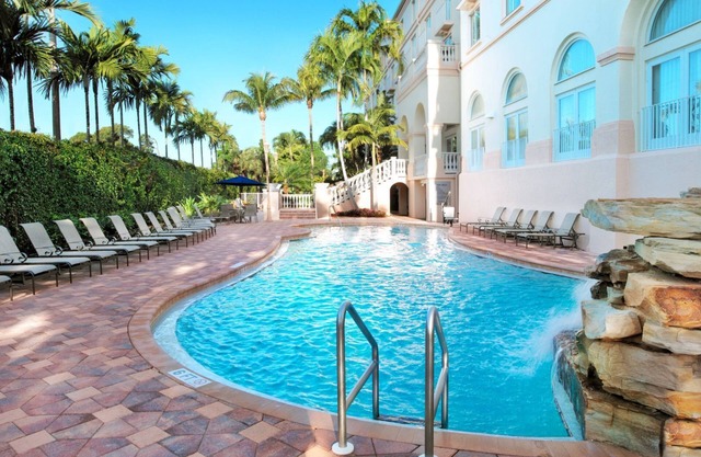 3-Unit Escape Surrounded by Gulf Breezes | Beach Shuttle | Outdoor Pool