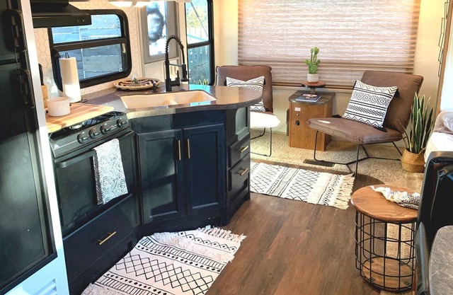 30% Off Boho Glamping Retreat Nashville w/ POOL! Pets are Welcome!