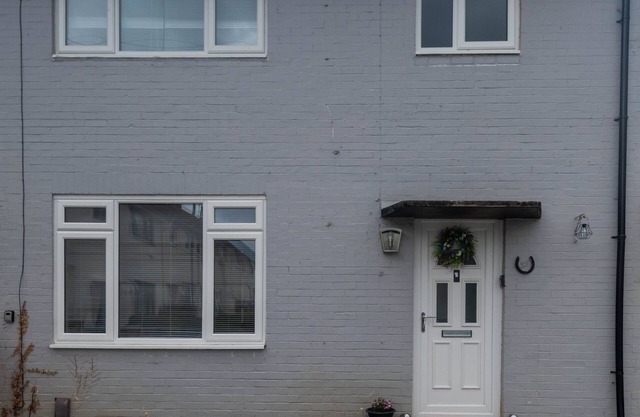 30% OFF Monthly Parking Sleeps 6