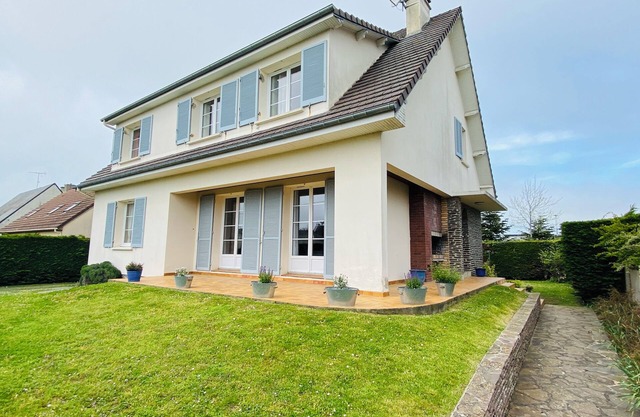 300m from the sea, large family house