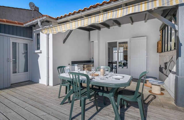 300m from the sea - garden and small pool
