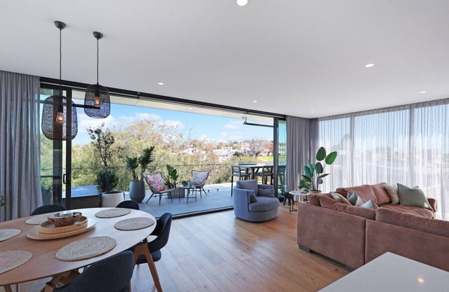 302 Penthouse Portarlington Sleeping 6