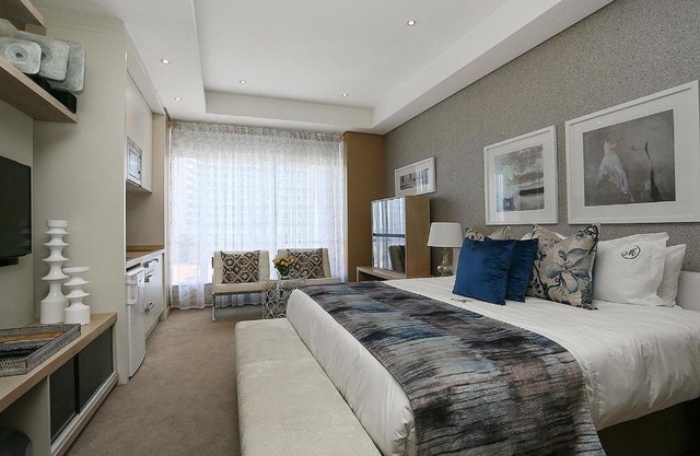 305 Sandton Skye Apartments