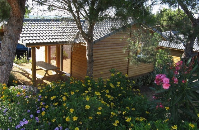 30m2 air-conditioned 2-bedroom chalet near Cap d'Agde beaches