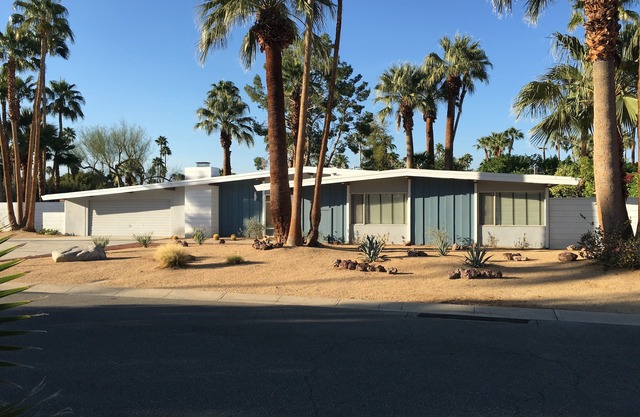 31 Palms: A Mid-Century Retreat in Central Palm Springs
