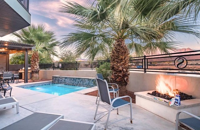 31| Pool Palace in St George with Snow Canyon View