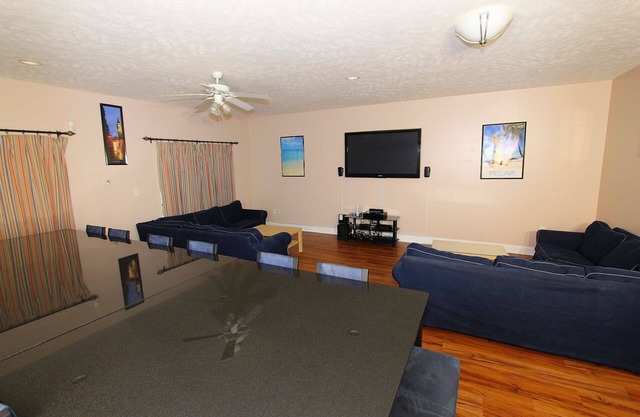 3100 SqFt Villa with 6 bedrooms, 5 bathrooms in Central Myrtle Beach
