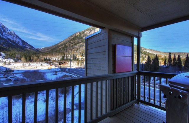 315 Woodbridge 2 Bedroom Condo by RedAwning