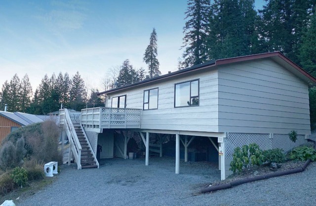 32 Alpine Ave