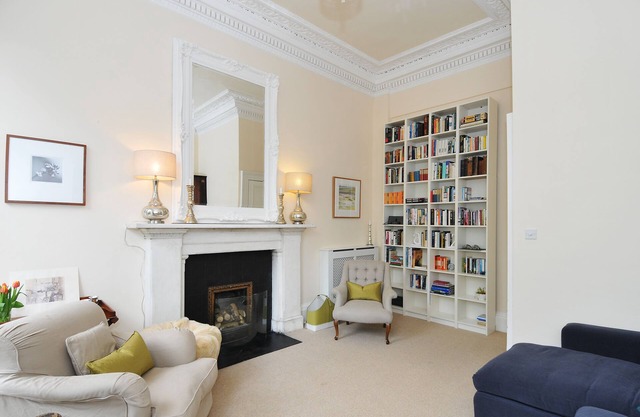 325 - Saxe Coburg Place Apartment