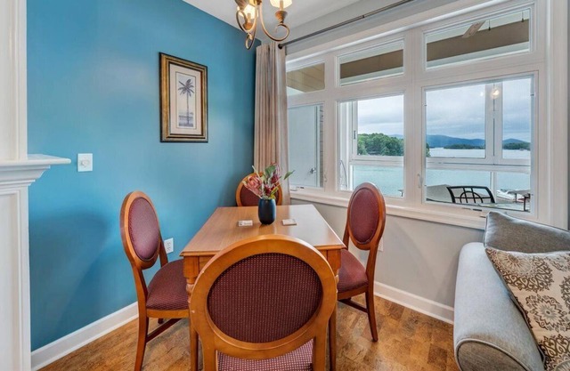 #332 Pointe - 2 Bedroom Lakefront Condo at Mariners SML