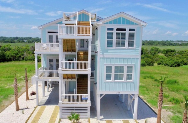 347E2 - Luxury Home with Magnificent Views