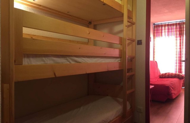 350m from ski slopes, 4th floor, view mountain, balcony, tv, ski locker, 24m², Peisey-Vallandry