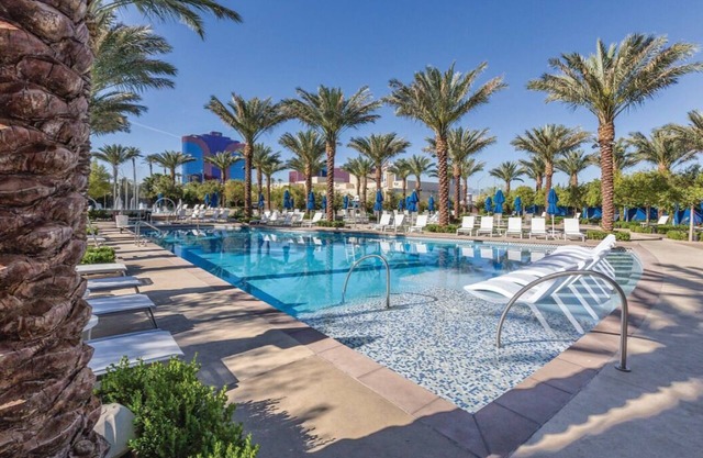 3BD/2Bath - Gorgeous Desert Blue Resort in Las Vegas! Deluxe Unit!