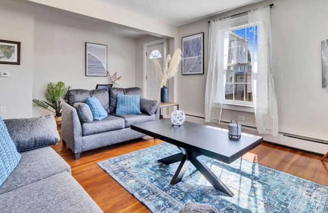 3BD House | Sleeps 8 | Peaceful